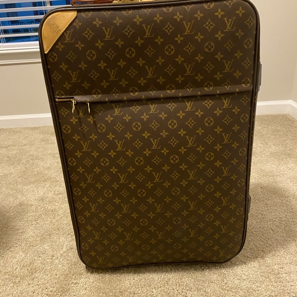 Louis Vuitton suitcase - Picture 2 of 8